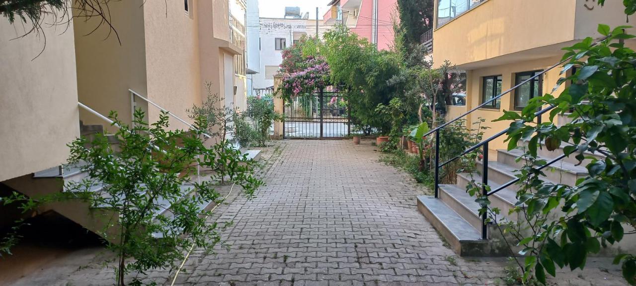Nm - Classic Apartment Durrës Extérieur photo